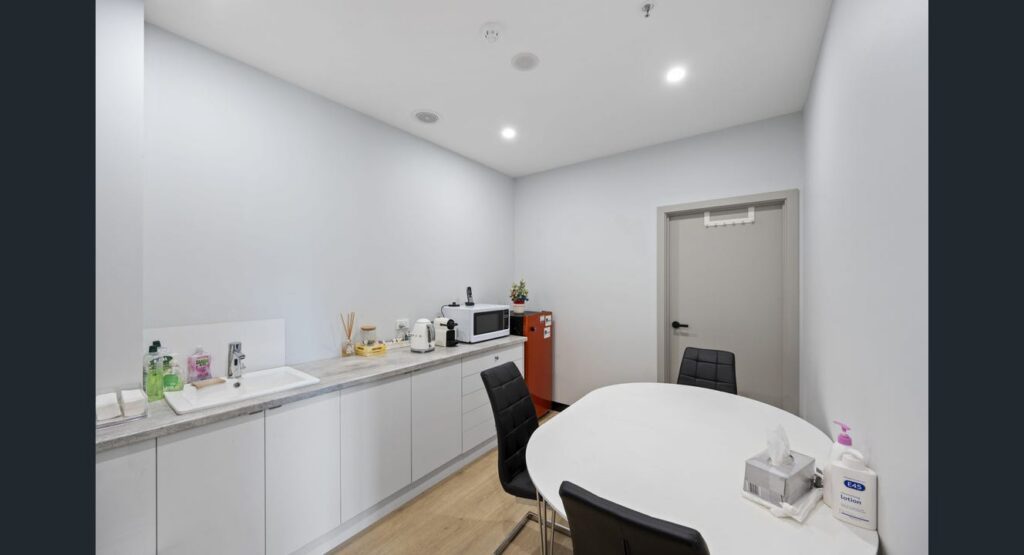 Shop 16, 160 Whitehorse Road,Blackburn, VIC 3130